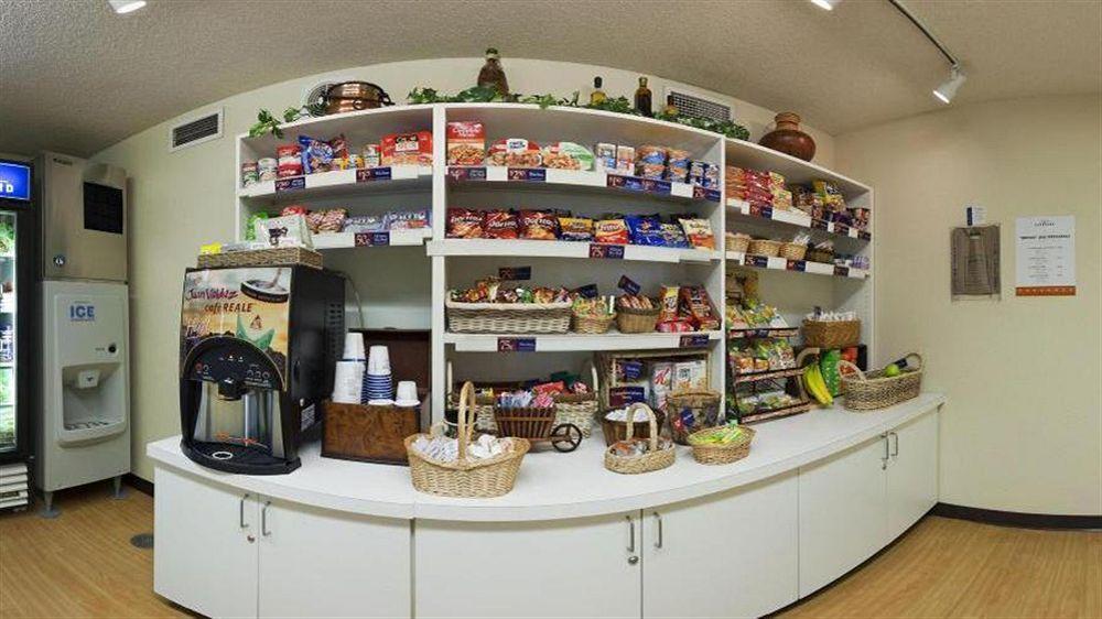 恩波里亚烛木套房酒店 外观 照片